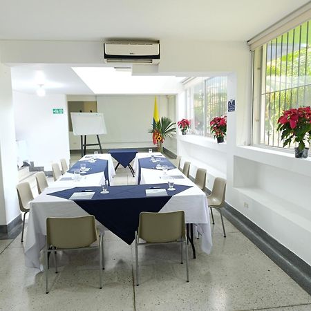 Hotel Casa Santa Monica Norte กาลี ภายนอก รูปภาพ