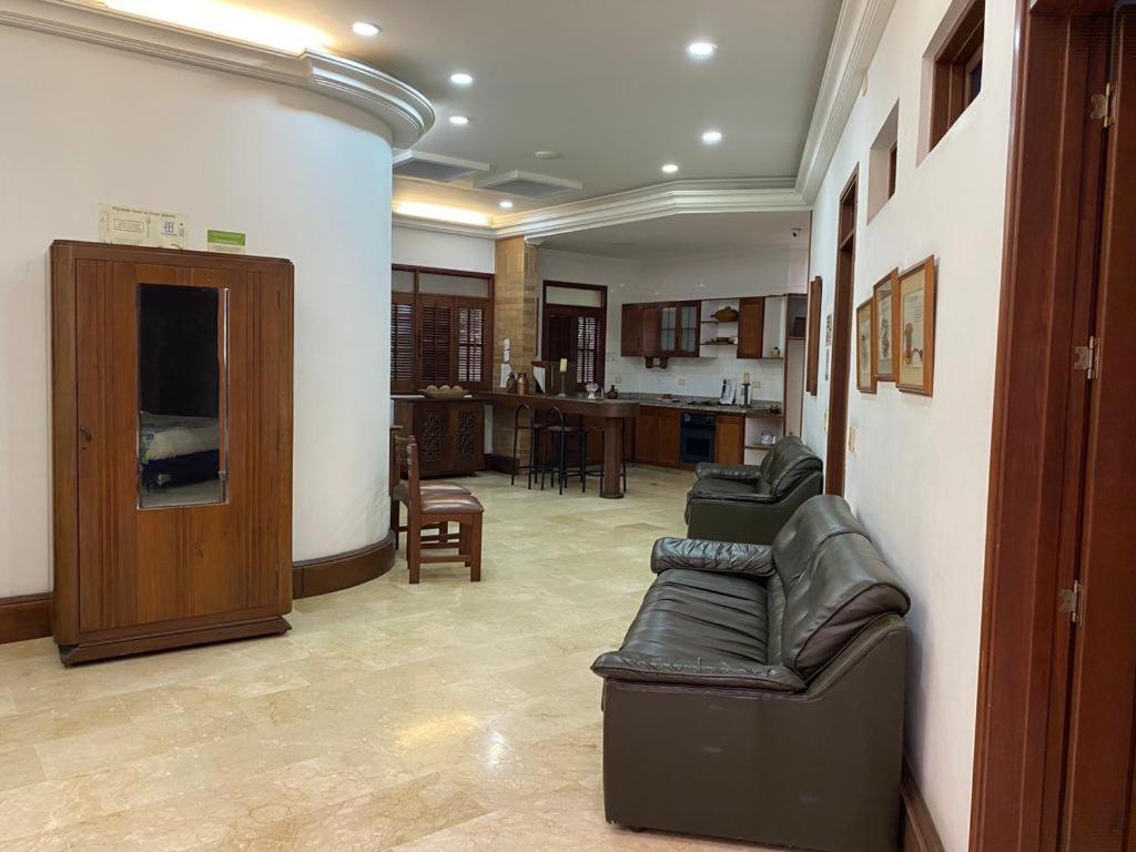 Hotel Casa Santa Monica Norte กาลี ภายนอก รูปภาพ